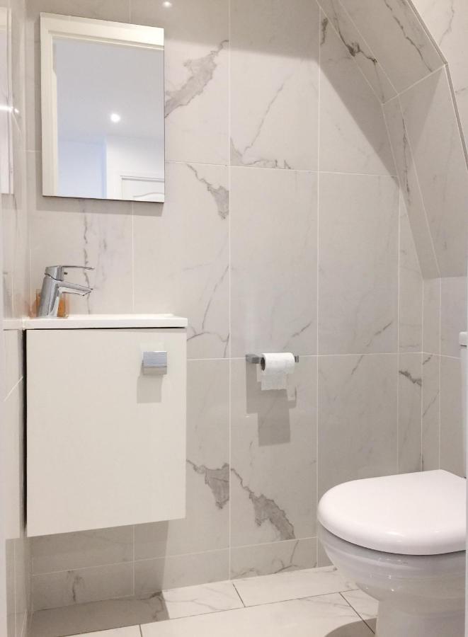 New Apartment In The Heart Of Le Marais Paris Exterior photo